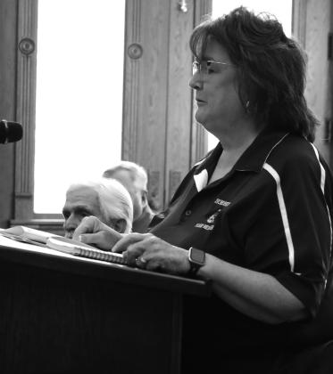 Nordheim ISD board member Pamela Remmers addresses the court about her concerns with the upcoming school election. (Staff photo)