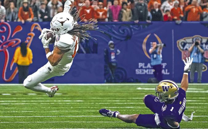 Jordan Whittington makes a spectacular catch on a 41-yard pass play late in the 4th quarter. Contributed Photo